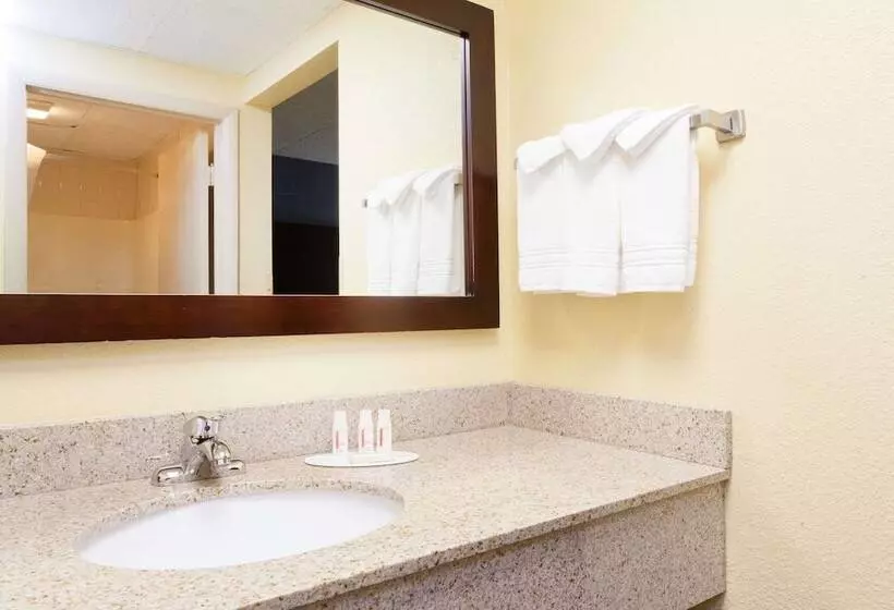 Отель Days Inn By Wyndham Wilkes Barre