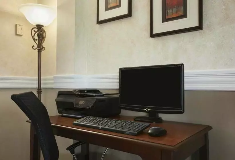 Otel Days Inn By Wyndham Shelburne/burlington