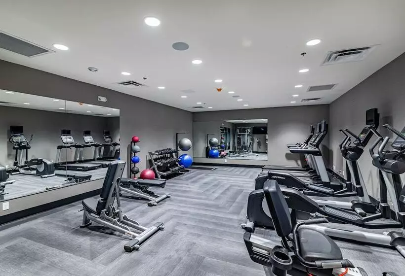 Szálloda Four Points By Sheraton Brunswick