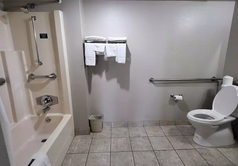 בית מלון כפרי Hallmark Inn And Suites