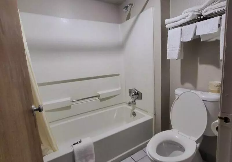 בית מלון כפרי Hallmark Inn And Suites