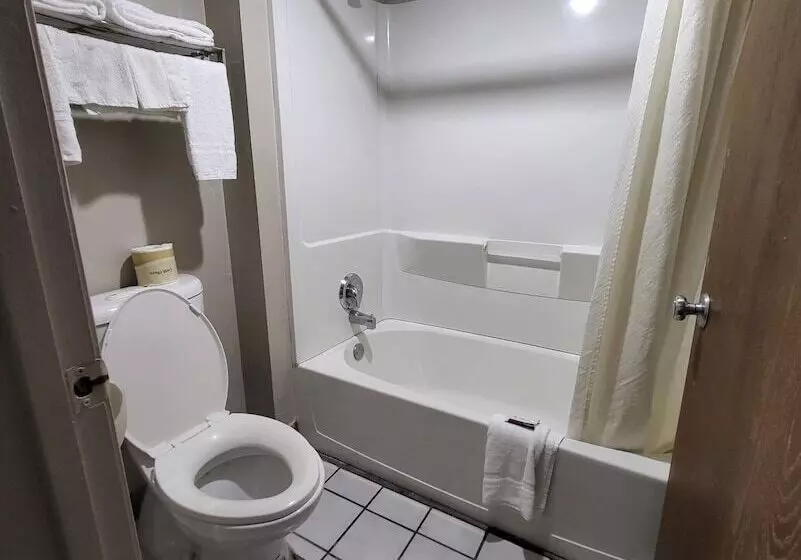 בית מלון כפרי Hallmark Inn And Suites