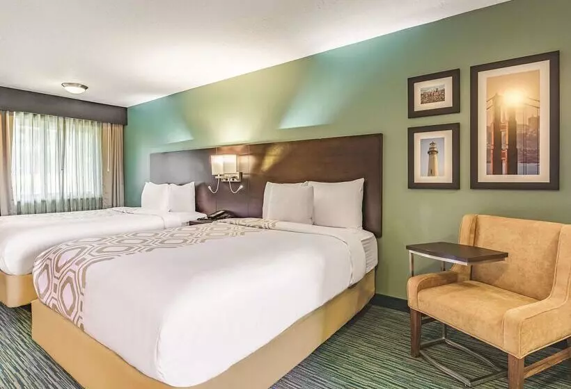 Отель La Quinta By Wyndham San Francisco Airport West