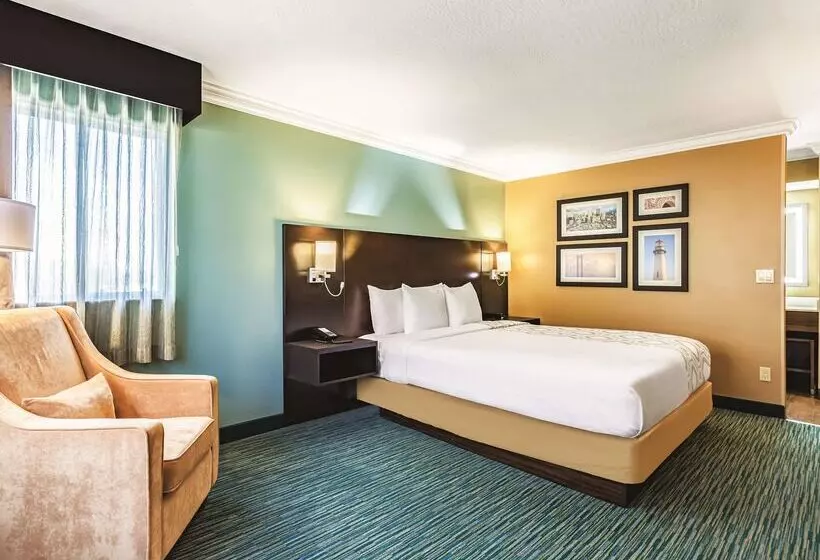 Отель La Quinta By Wyndham San Francisco Airport West