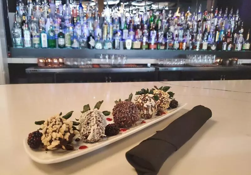 Lorenzo Hotel Dallas, Tapestry Collection By Hilton