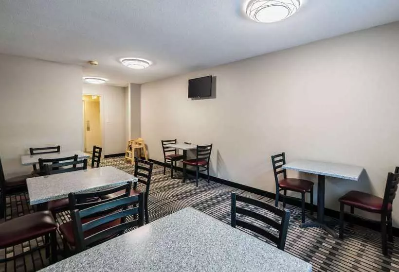 Отель Quality Inn Solomons  Beacon Marina