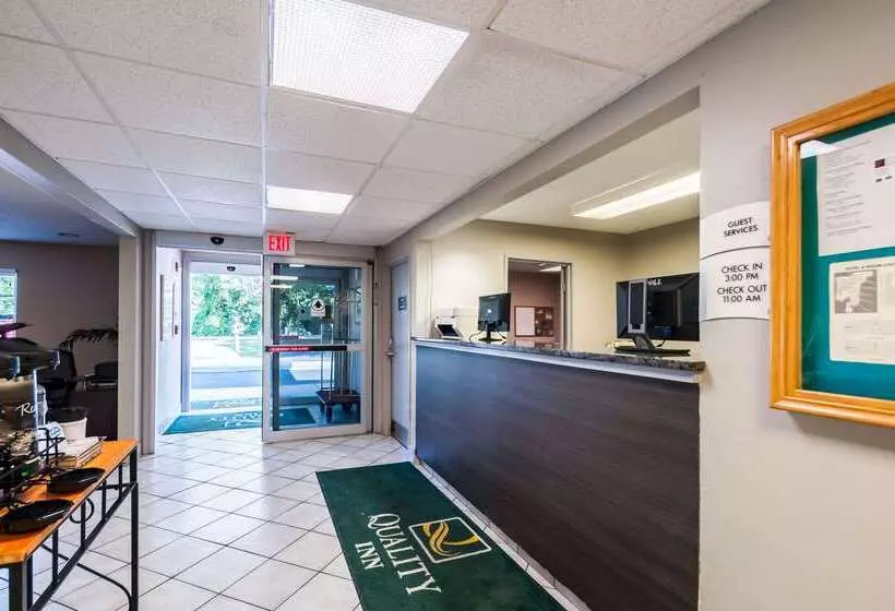 Отель Quality Inn Solomons  Beacon Marina