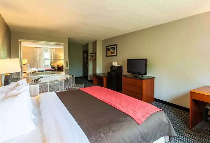 Отель Quality Inn Solomons  Beacon Marina