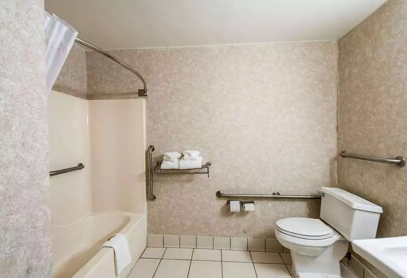 Отель Quality Inn Solomons  Beacon Marina