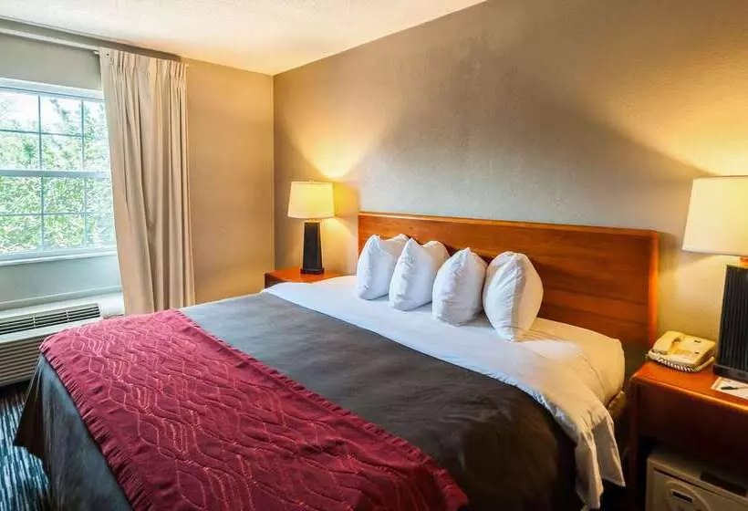 Отель Quality Inn Solomons  Beacon Marina