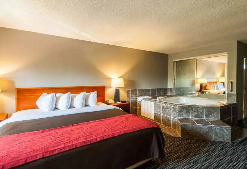 Отель Quality Inn Solomons  Beacon Marina