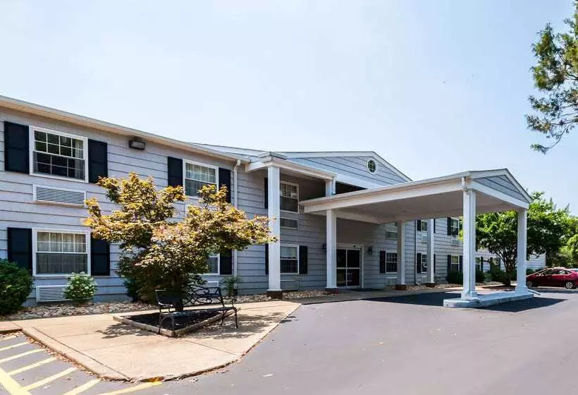 Отель Quality Inn Solomons  Beacon Marina