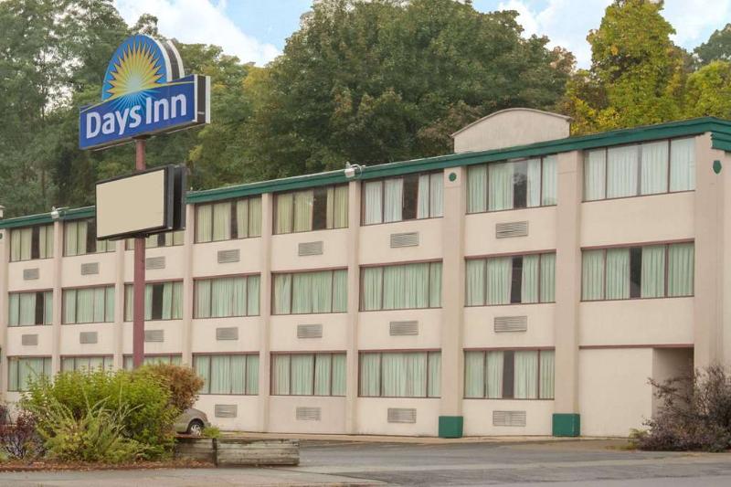 Hotel Schenectady Inn & Suites