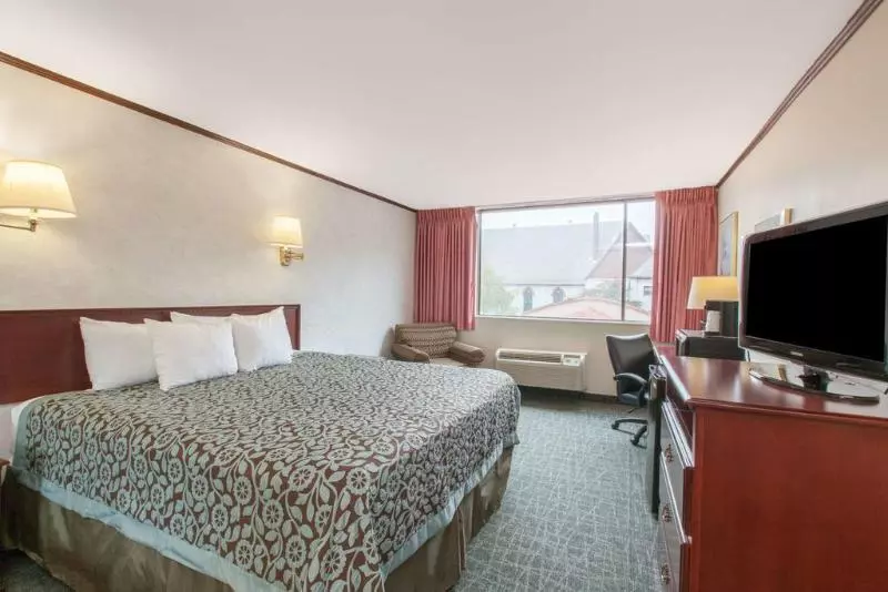 Hotel Schenectady Inn & Suites