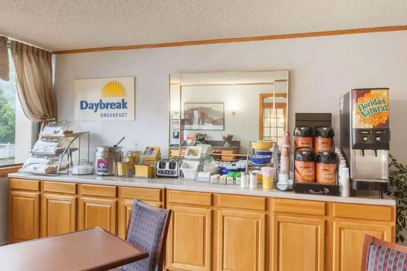 Hotel Schenectady Inn & Suites