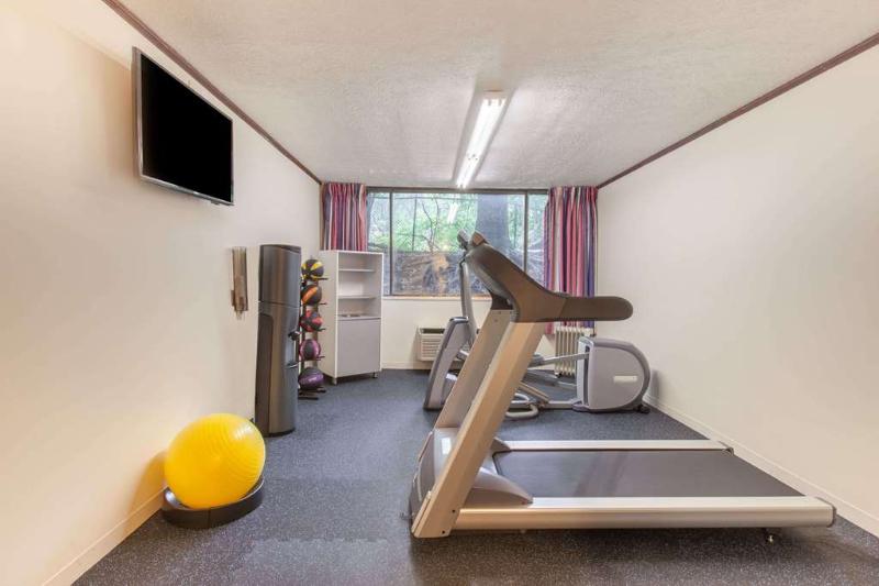 Hotel Schenectady Inn & Suites