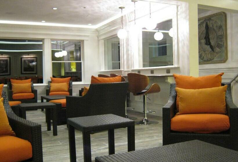 هتل The Inn At Crystal Cove On Boston Harbor