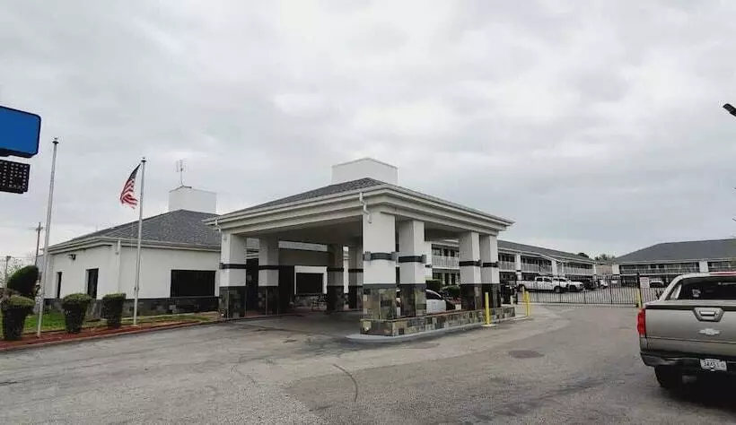 Motel 6 Memphis, Tn   Graceland