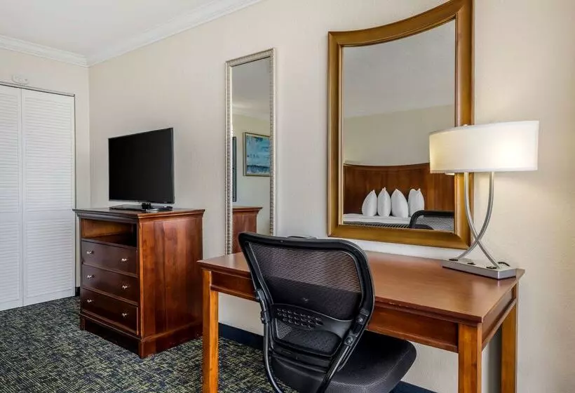 אתר נופש Best Western Cocoa Beach Hotel & Suites