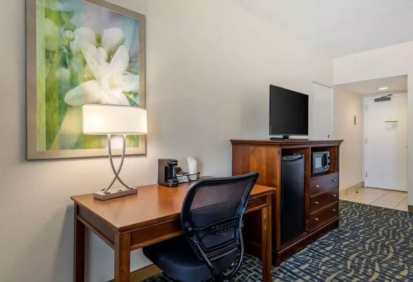 אתר נופש Best Western Cocoa Beach Hotel & Suites