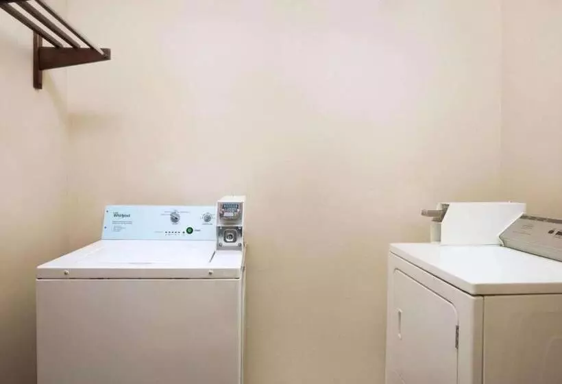 فندق Quality Inn