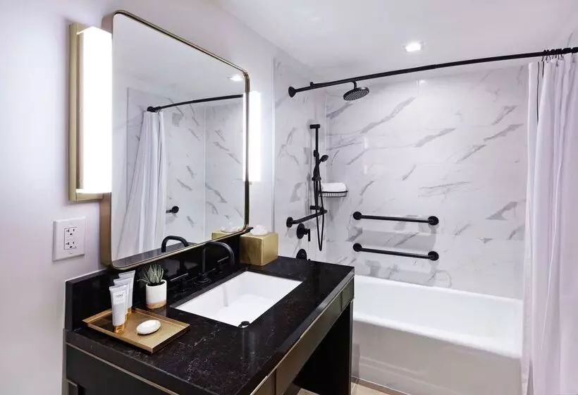 Hôtel C. Baldwin, Curio Collection By Hilton