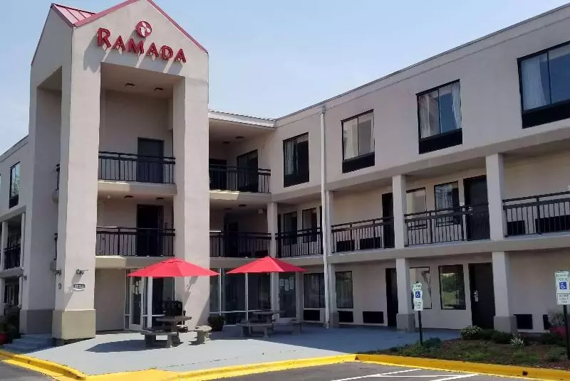 호텔 Clarion Pointe   Greensboro Coliseum Area