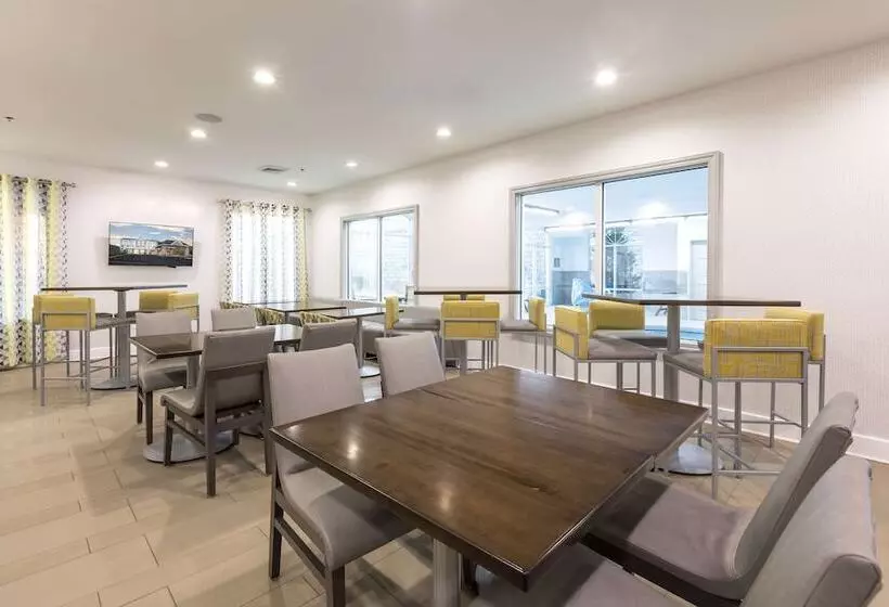 בית מלון כפרי Country Inn & Suites By Radisson Asheville Downtown Tunnel Road