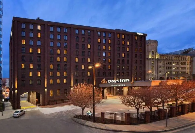 ホテル Days Inn By Wyndham Baltimore Inner Harbor