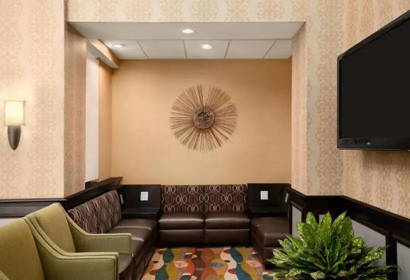 ホテル Days Inn By Wyndham Baltimore Inner Harbor