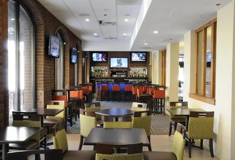 ホテル Days Inn By Wyndham Baltimore Inner Harbor