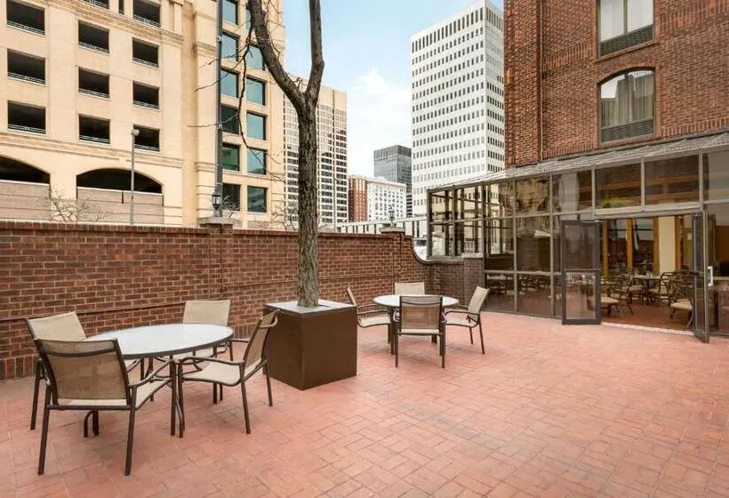 ホテル Days Inn By Wyndham Baltimore Inner Harbor