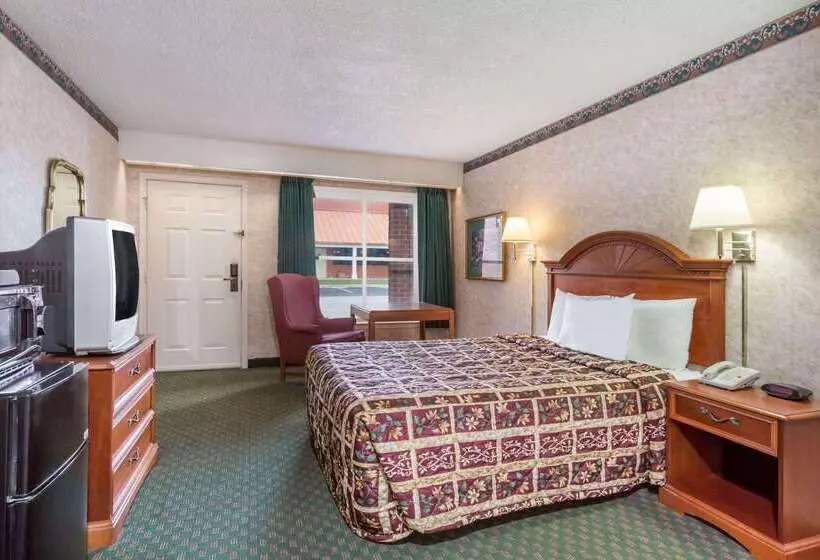 酒店 Days Inn By Wyndham Petersburg/south Fort Lee