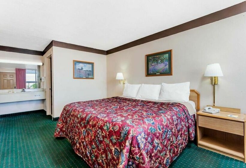 Отель Days Inn By Wyndham Mcdonough