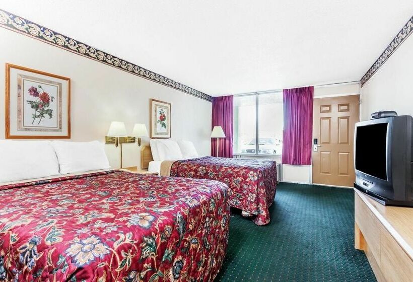 Отель Days Inn By Wyndham Mcdonough