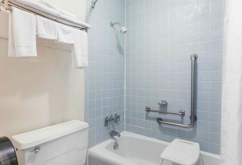 호텔 Days Inn By Wyndham Mcdonough