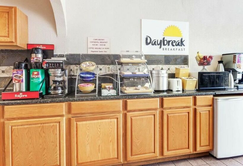 호텔 Days Inn By Wyndham Mcdonough