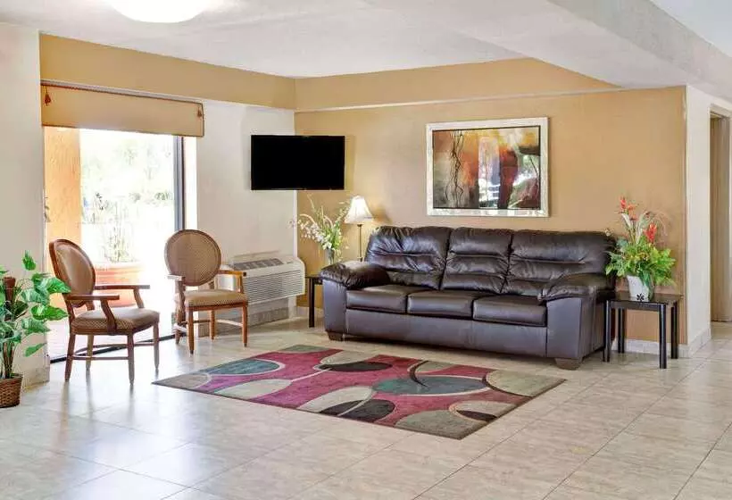 ホテル Quality Inn & Suites Orlando East   Ucf Area