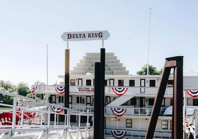 Отель Delta King