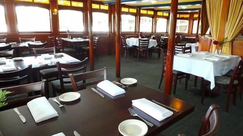 Отель Delta King