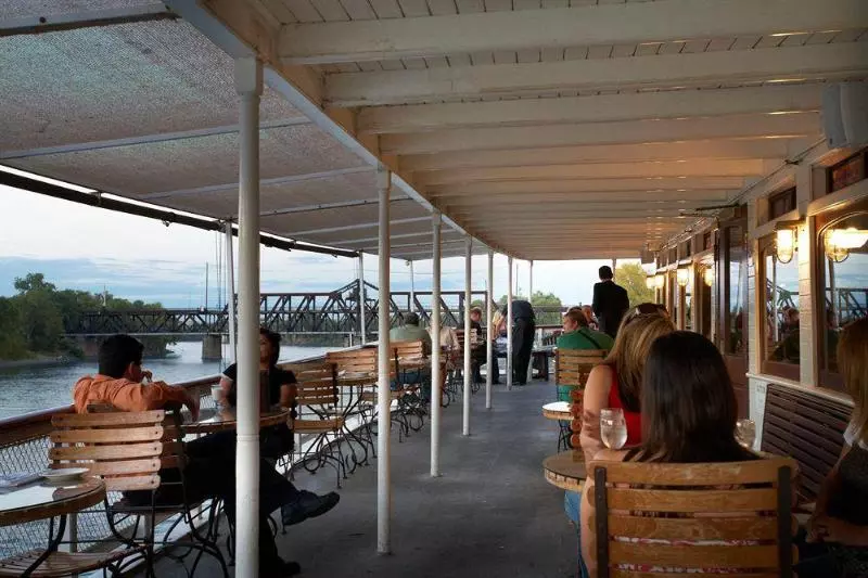 Отель Delta King