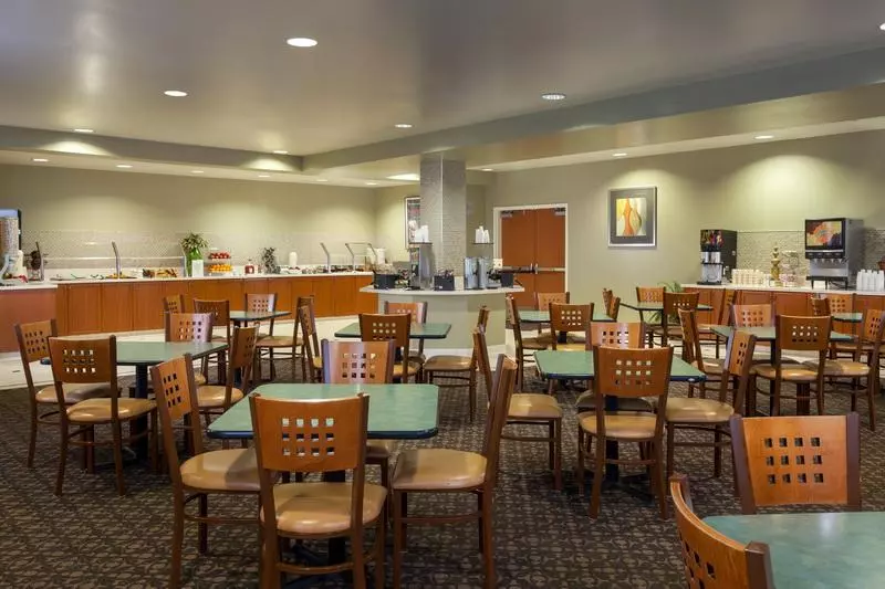 Desert Palms Hotel & Suites Anaheim Resort