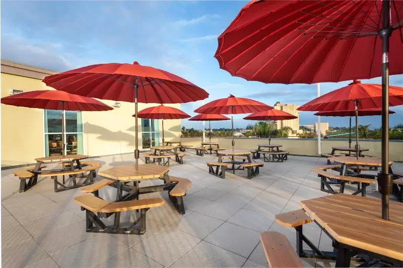 Desert Palms Hotel & Suites Anaheim Resort