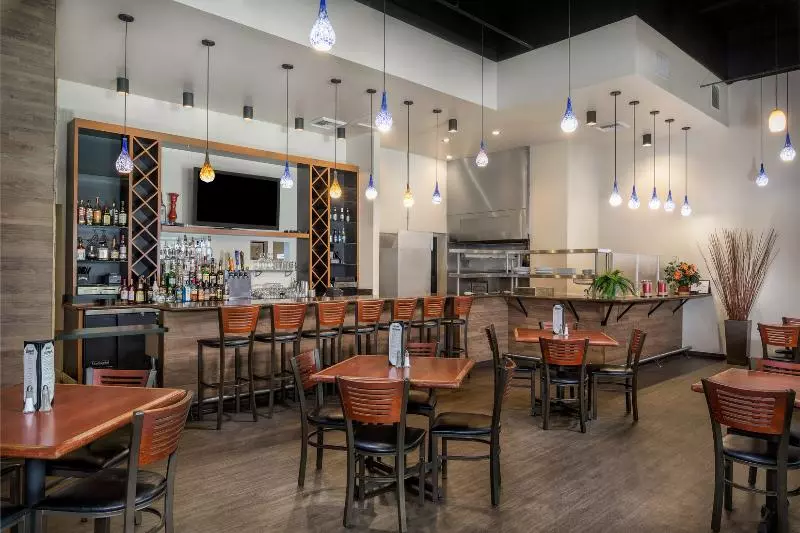 Desert Palms Hotel & Suites Anaheim Resort