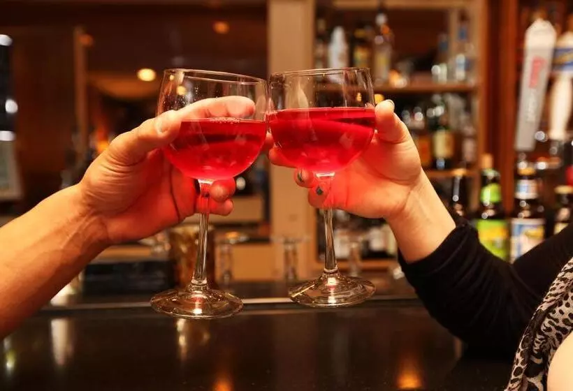 בית מלון כפרי Driftwood Shores Resort