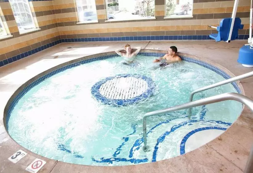 בית מלון כפרי Driftwood Shores Resort