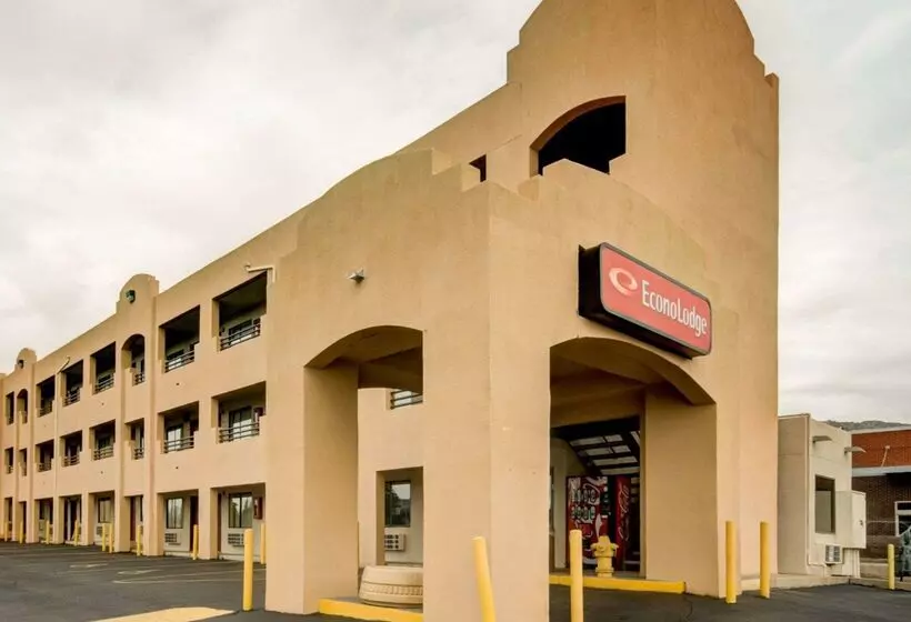 Отель Econo Lodge East