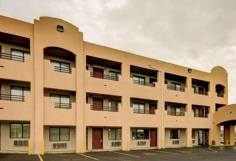 هتل Econo Lodge East