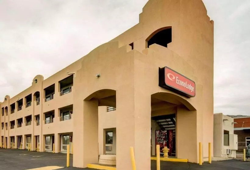 Отель Econo Lodge East