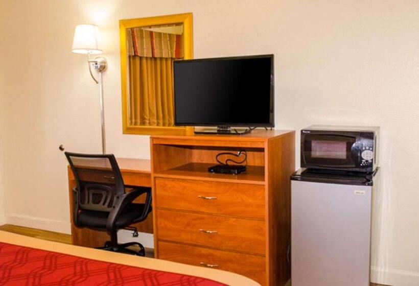 هتل Econo Lodge East